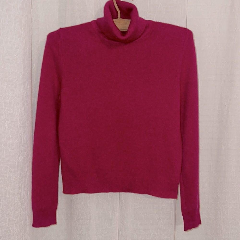 Valerie Stevens PS 2 Ply Cashmere Knit Fuchsia Pink Turtleneck Pullover Sweater